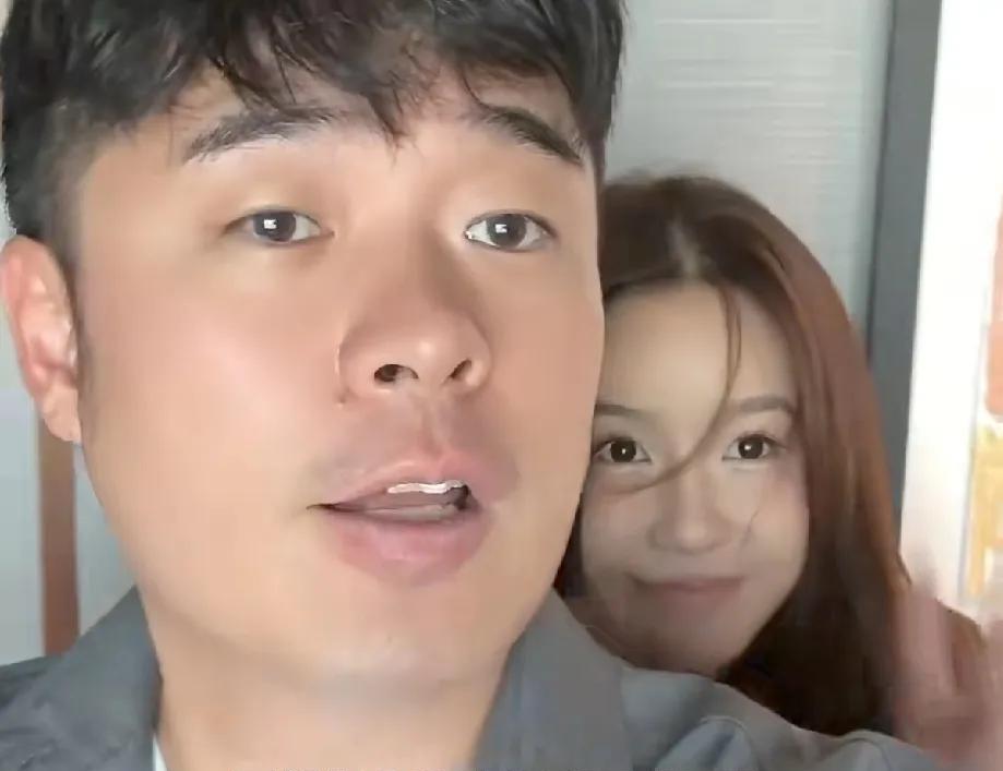 陈赫张子萱这么多年了才敢一起同框出境，张也是也是够隐忍的。张子萱跟陈赫在一起这么