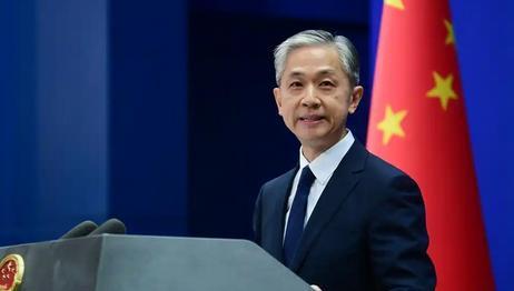 美国现在斗的不是俄罗斯，也不是欧洲，是我们，但相反的是我们斗的不是老美，目前，伊