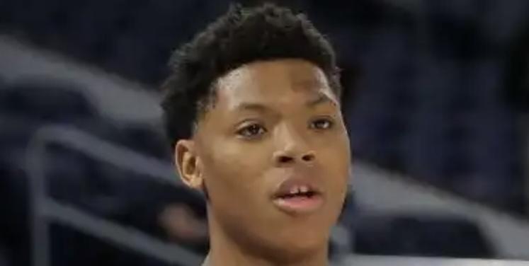 NBA选秀热门艾斯-贝利，取消前往76人队访问的行程（3号签拥有者）
据ESPN