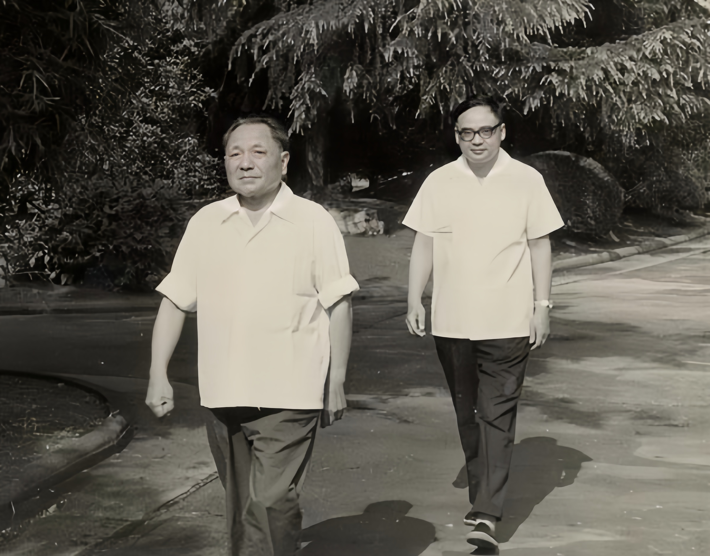 1987年党的十三大召开，选出了新的政治局。当时的政治局候补委员只有一人，他就是