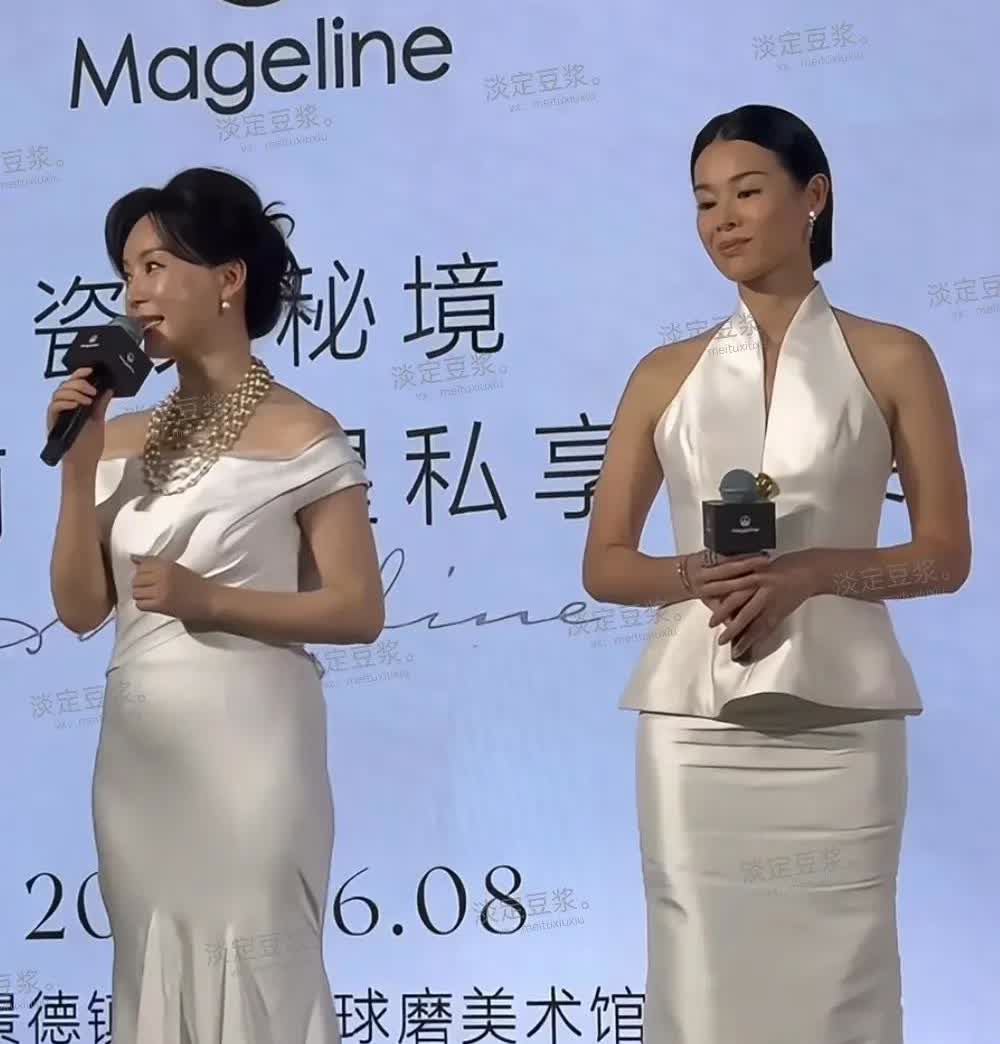 天啊！原来她们女演员也有小肚子，发现女人到了一定的年龄，都逃不过身材走样，看演员