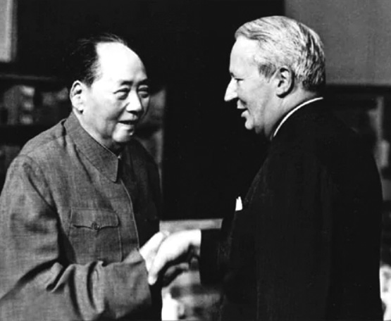 王海容问毛主席：您不怕得罪威尔逊吗？毛主席大手一挥：不怕！