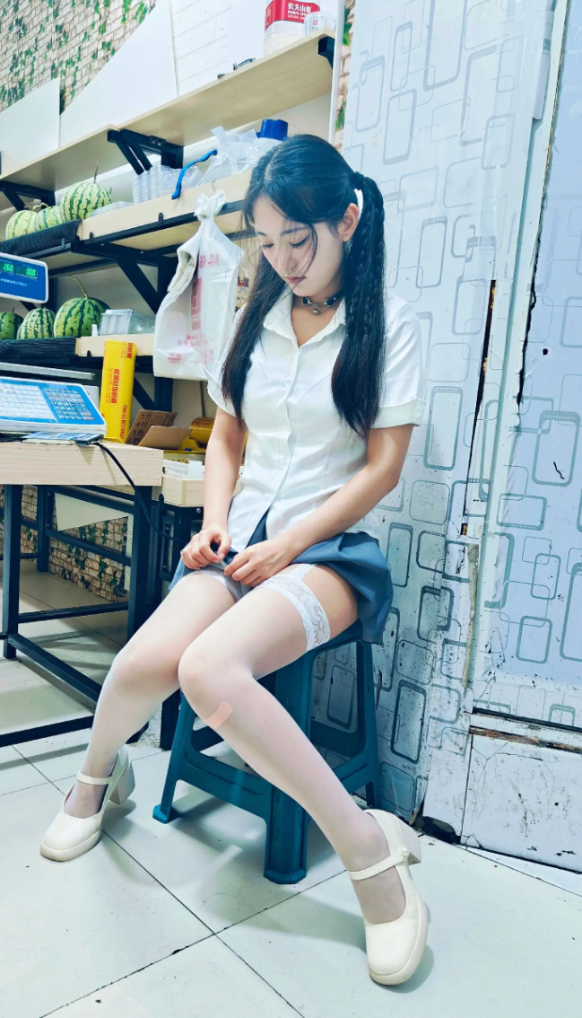 这么说吧！这家水果店一天我能来三趟