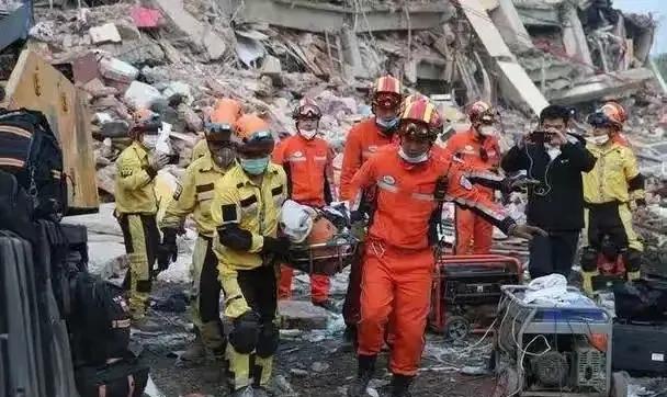这次缅甸发生大地震这些国家捐的款全部加起来都没有我们中国一个国家捐的款多。
美国