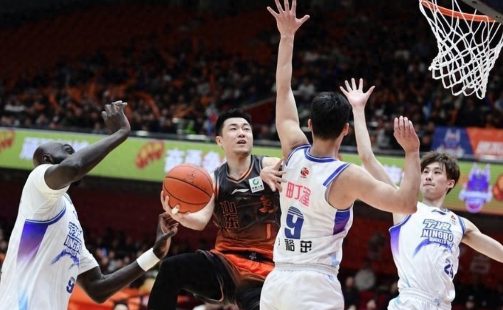 1月27日晚， 2025~2026赛季中国男子篮球职业联赛第20轮比赛进行，山东