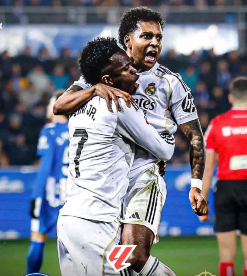 皇马2-1客胜阿拉维斯，一战有3个不可思议！

第一，救阿隆索的竟然是一直被他“