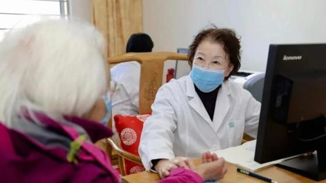 北京肿瘤专家关天瑜教授去世，发病到离世仅一周，专家号仅100元