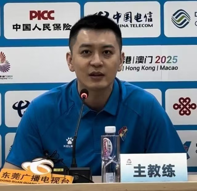 杨鸣率先出招，送杜锋一口毒奶，号召其他球队冲击广东？盟主发话杜锋如何应对？