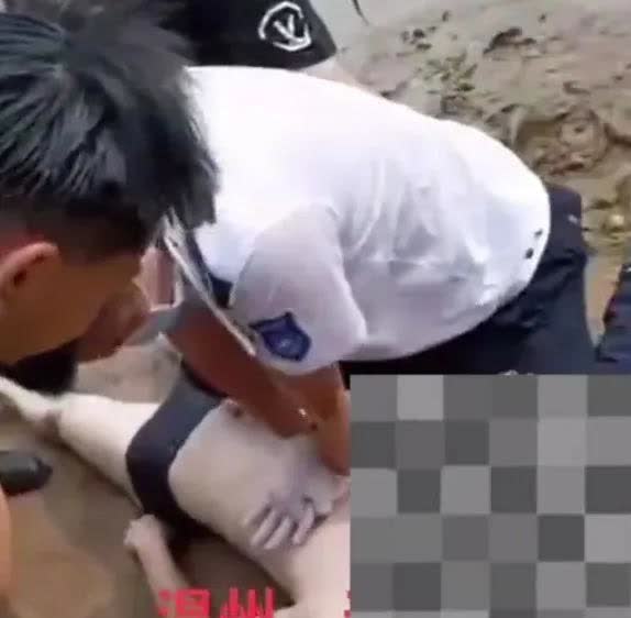 温州网红地突发！有人溺水!

6月21日，即上周六，温州龙湾区天柱寺发生了一