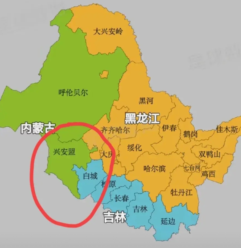 白城的地理位置挺有意思，居然有一部分直插兴安盟的内部，白城属于吉林省，车牌号吉G