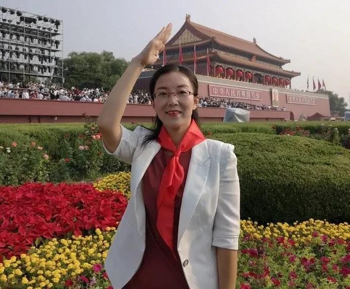 #上联：人逢盛世千般好，下联怎么对# 
上联：人逢盛世千般好，
下联：家沐祥光万