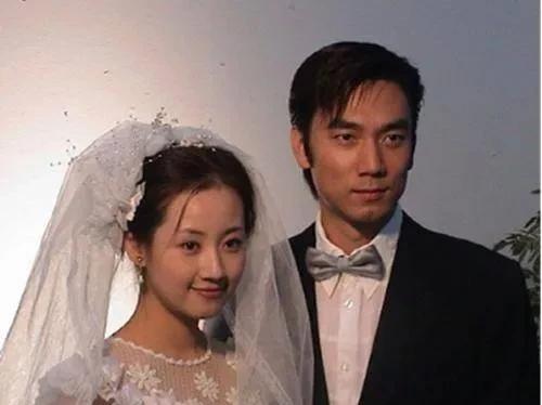 1995年，25岁的林依轮与超模西华喜结连理，将全部600万积蓄托付爱妻管理，却