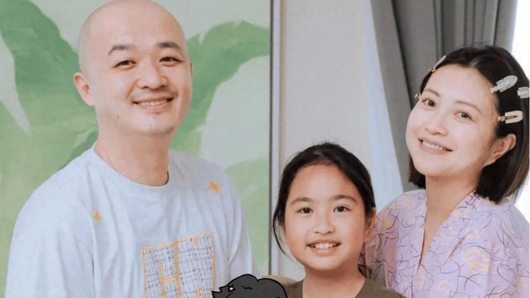 包文婧二胎后3个月：身材颜值回春，自律与宠爱成就幸福辣妈