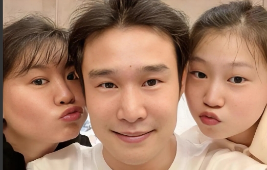 小沈阳女儿将在韩国出道
不得不说，小沈阳夫妇是真的聪明啊！
他们的女儿沈佳润长得