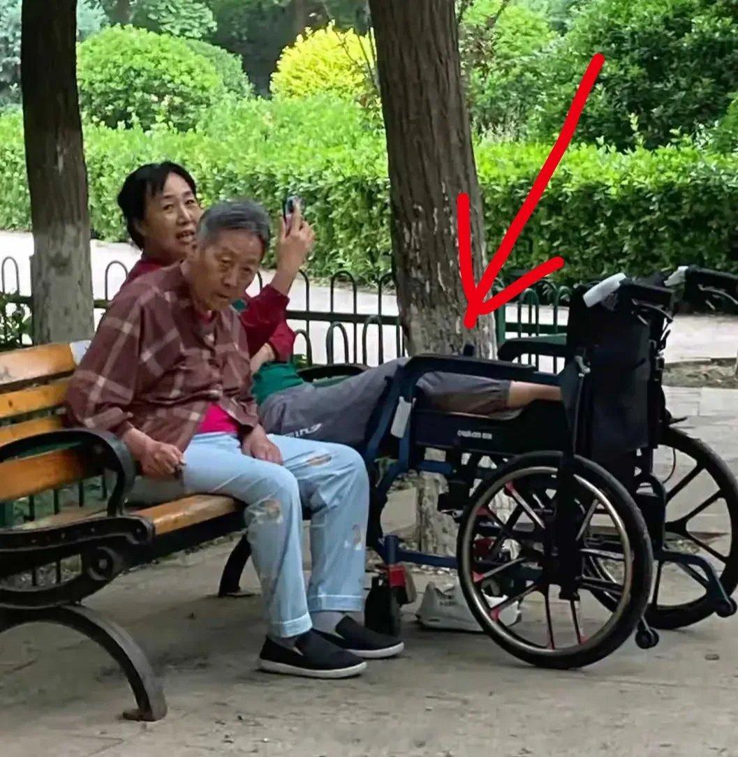 现在做保姆是不是都这样的？感觉现在做月嫂保姆等，都好轻松…… 