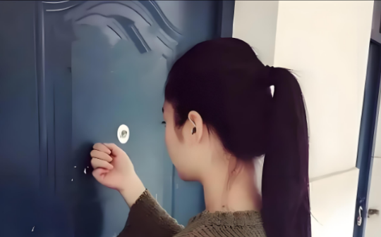 广州一女子发现老公血型不对，偷看手机后毛骨悚然！同床共枕的竟是陌生人！