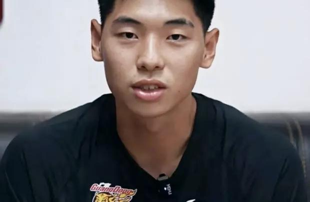 4年B类合同！崔永熙回归广东：保住未来，比冲NBA更重要
