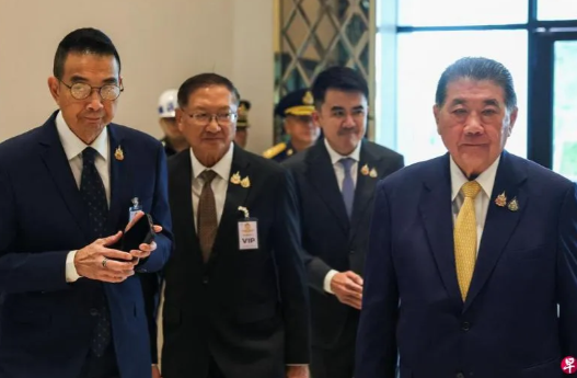 泰国和柬埔寨的领导人在马来西亚首都就边境局势进行谈判，不出意外的话，谈判的结局无非三个