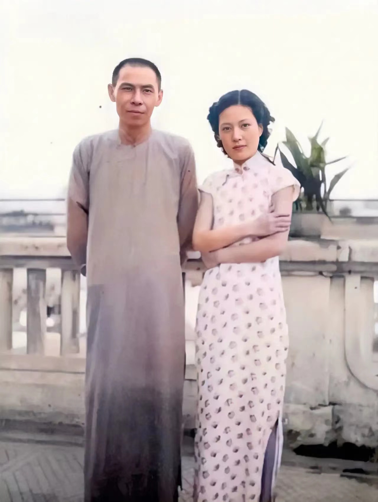 1932年3月，杜月笙给梅兰芳打电话说：“你和小冬离婚的事情我听说了，你得掏出4