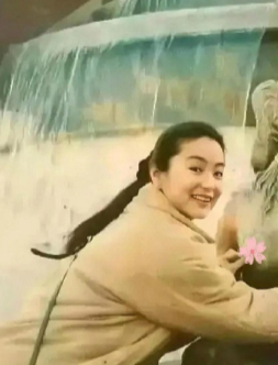 你相信吗？女神青霞居然这么调皮