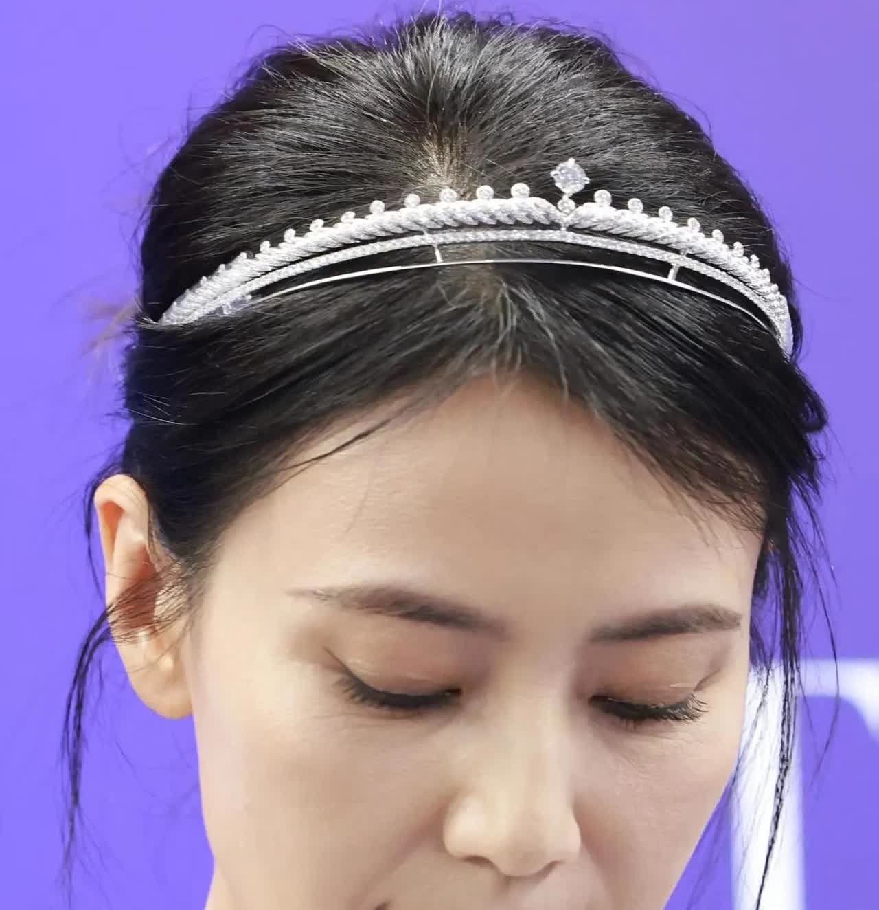 都别焦虑了
大家都不容易
连女神高圆圆都说，她45岁了，还是不想社交。
高
