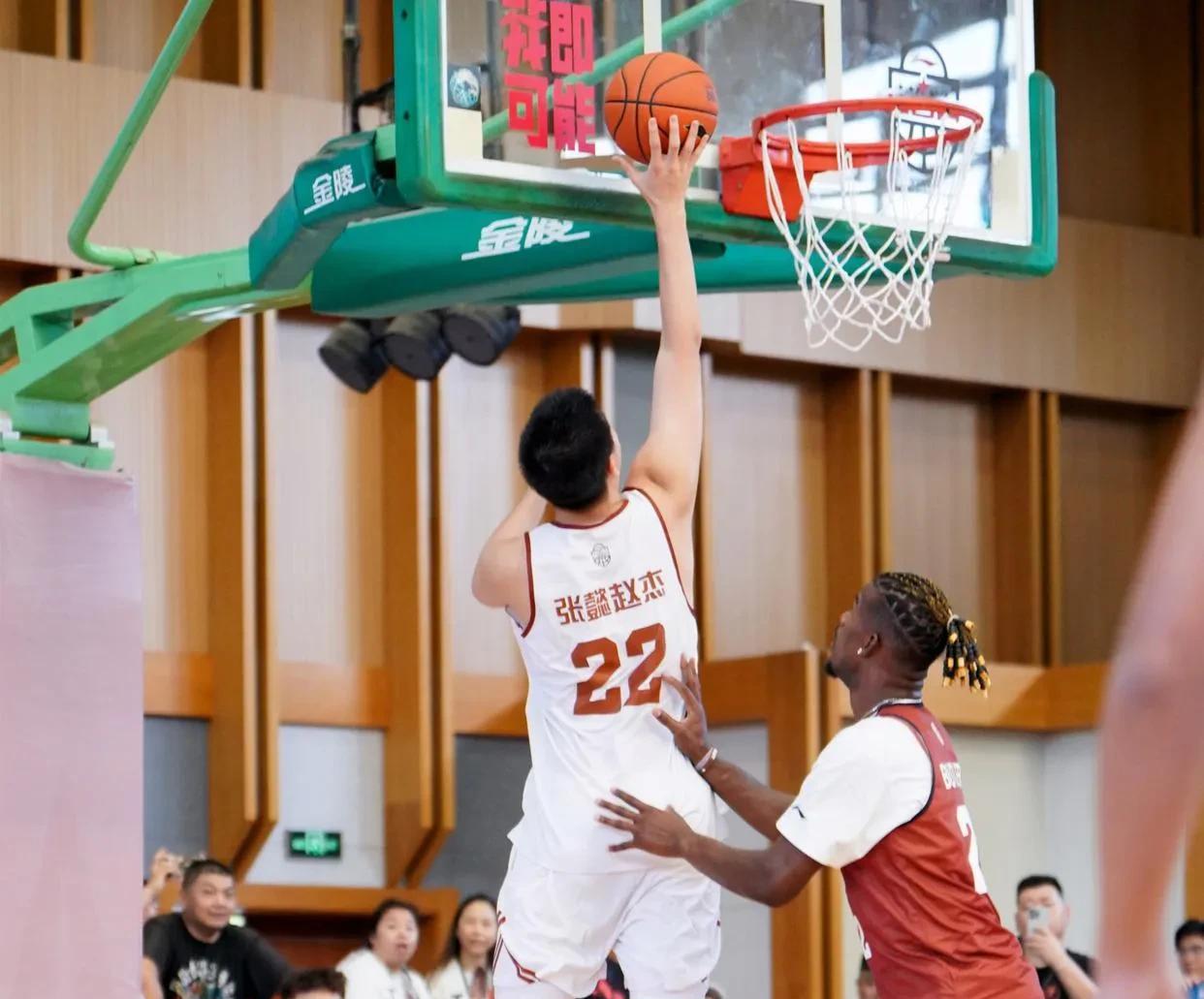 中国U16男篮又出现天才小球员，15岁的张懿赵杰有望成为下一个NBA首轮秀，这不
