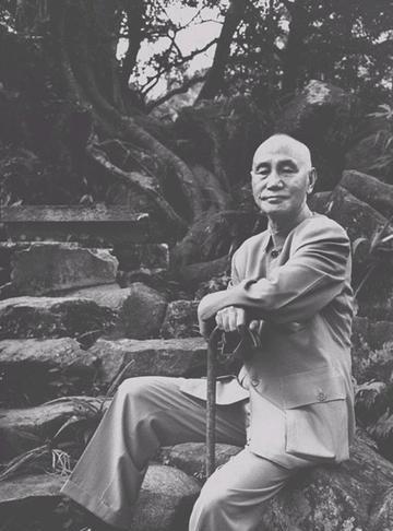1936年，西安事变后，蒋介石飞回南京，一下飞机，戴笠对他说了一番话，蒋介石听完
