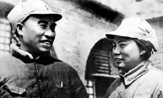 林月琴改嫁罗荣桓元帅后没多久，她传说中牺牲的前夫就回来了，这下太尴尬了。毛主席一