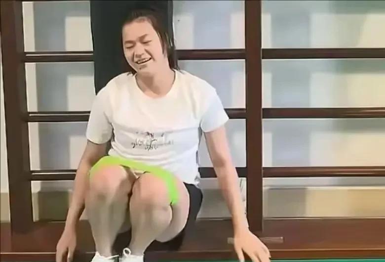 全红婵又被传退役了，大家可别瞎操心呀！在新加坡游泳世锦赛上，她由于受伤而缺席。在