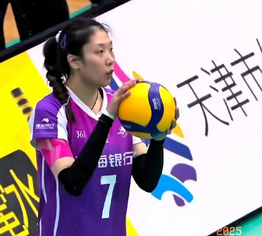 本赛季女排超级联赛鸣金收兵，天津女排需要总结的地方有很多
一、核心主力受伤以后没