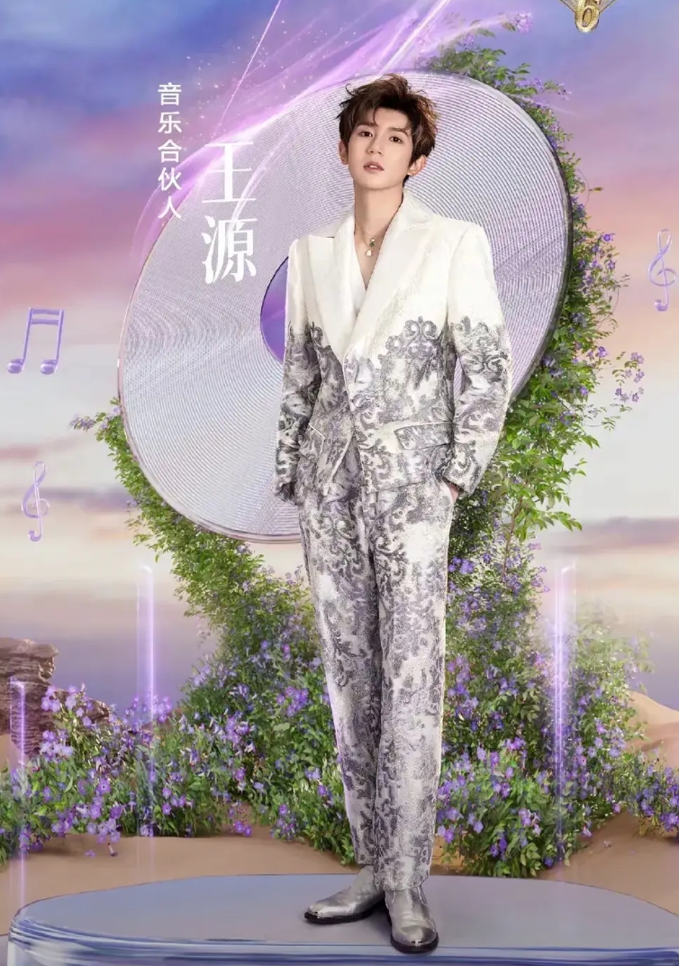 王源以后的明星路会很难了，现在这个时代音乐剧太难走了。除了音综不像演员有太多的表