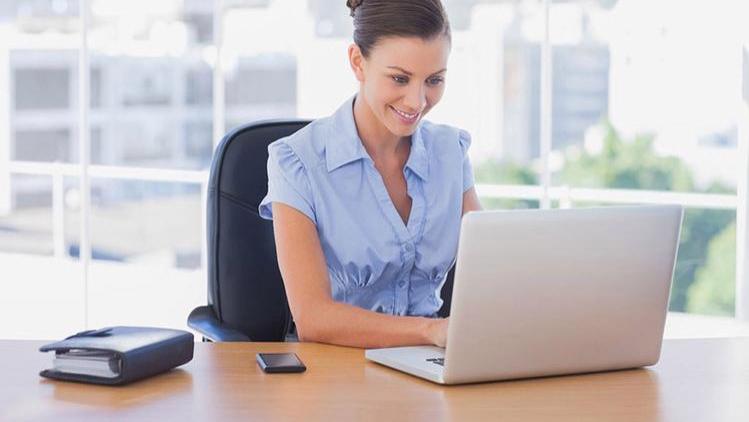 如何应对面试官提问，你性格内向，如何与同事相处？