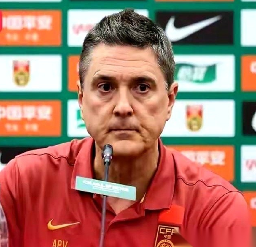 四年，整整四年。
吃饭、训练，规定的时间，一次都没迟到过。
这不是什么机器，这是