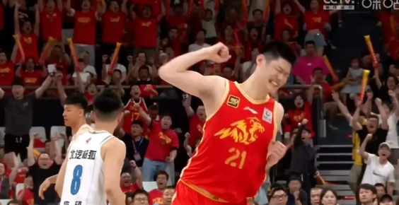 王博，欠胡金秋一个道歉！
总决赛G5大战，胡金秋上场42分钟，拿到广厦队最高得分
