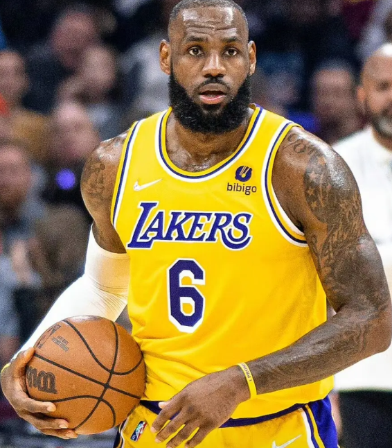 没有比赛的日子，媒体也在想办法制造流量！
下面盘点一下今日NBA的交易流言：
