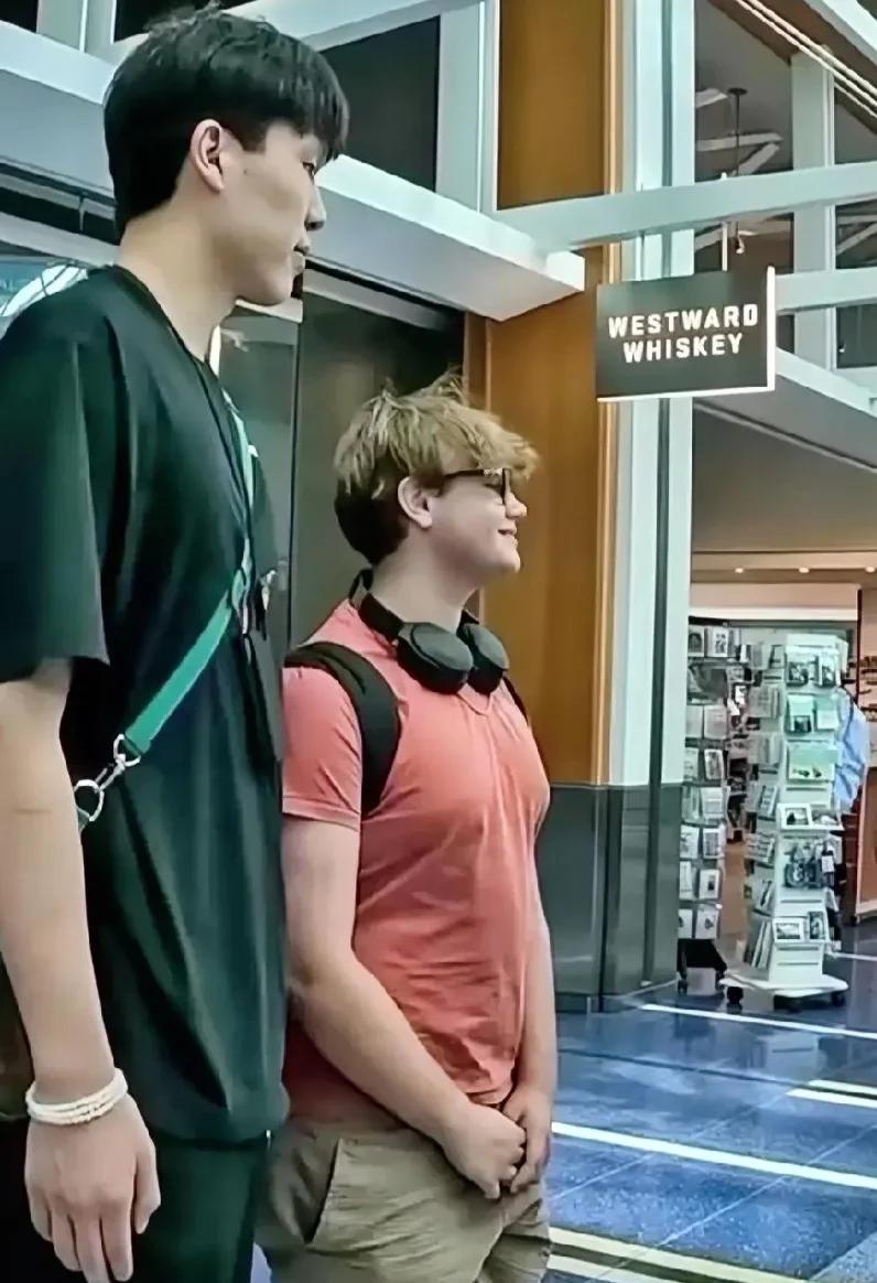 央视已确认，杨瀚森将回归中国男篮国家队。
关于杨瀚森回来打亚洲杯一事，最有权威的