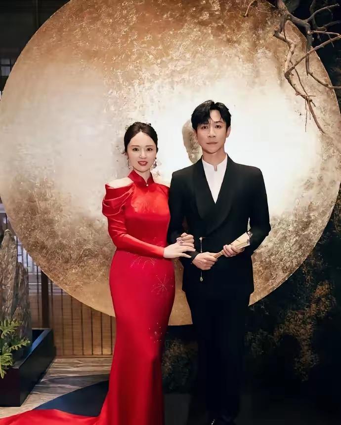 张维伊提议：“婚后把钱放一起，这样更方便一些。”董璇直言：“不能把自己的钱全部给