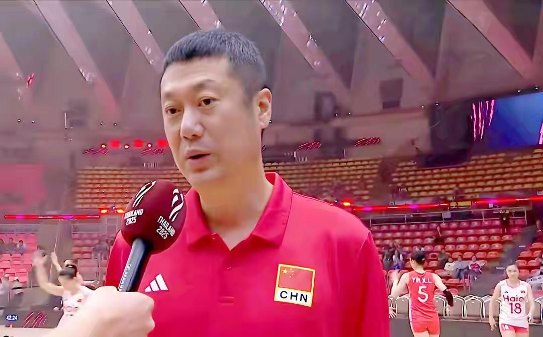 人家没有高强度的训练，只有以赛代练都打国际俱乐部，人家心态好快乐排球，中国队打的