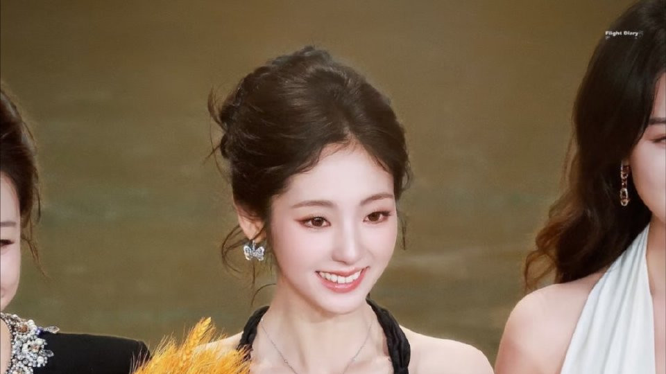 邢菲徐方舟深夜同返住处，邢菲母亲现身疑似默认恋情