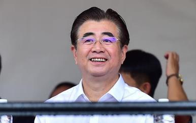 中国各省都在地方到处忙搞联赛
而足协却没正事干
要不找地方要钱搞邀请赛
要不就是