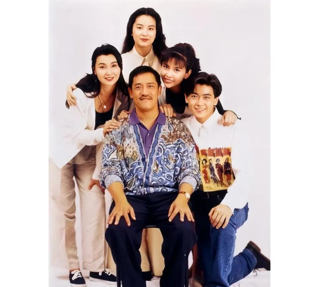 1993年，吴耀汉、林志颖、张曼玉、林青霞、邱淑贞同框的合照，真是惊艳了时光。