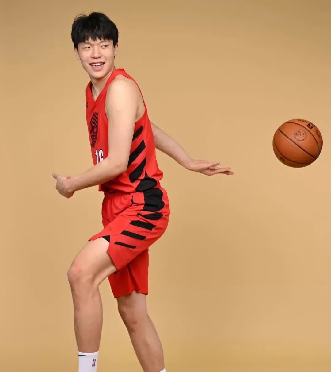 杨瀚森打了所有人一巴掌，

他告诉所有人，

你可以质疑，你也可以不相信