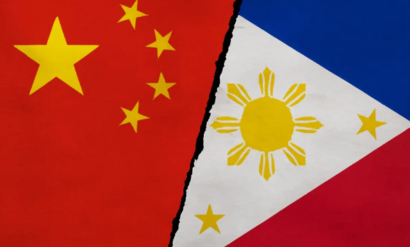 不能让菲律宾再这样闹腾了，在中国的主权和海权范围管辖内，任由这种下三滥国家堵住家