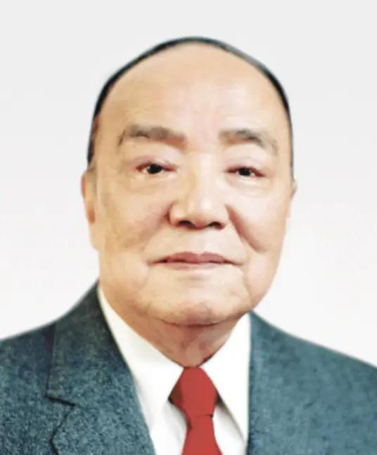 1998年9月2日，北京301医院，一间病房里传来杨尚昆最后一次召开的家庭会议。