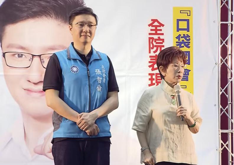 洪秀柱助阵新北蓝委反罢免宣讲
前国民党主席洪秀柱今晚（22日）出席蓝委张智伦的反