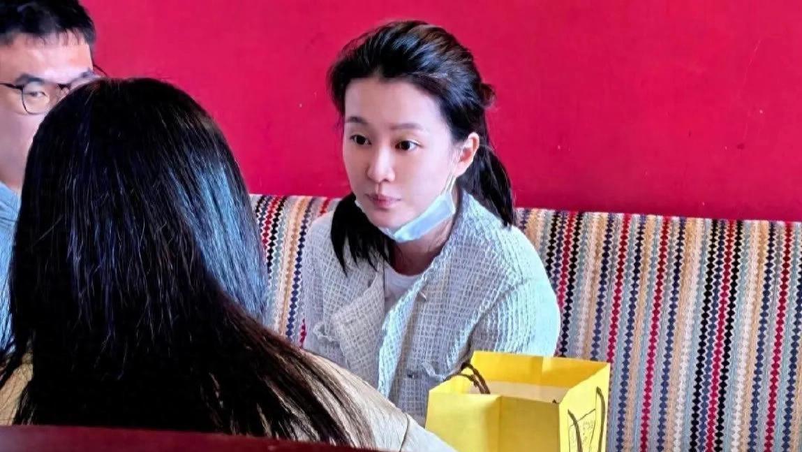 原来有钱人恋爱长这样！乔欣赖柏霖澳门约会被拍