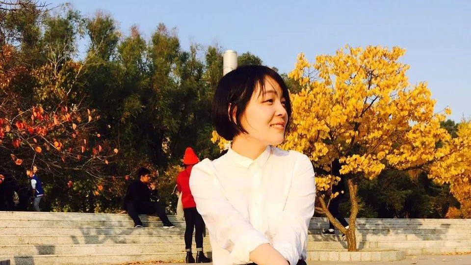 前TVB女星于淼在东莞打工求生，当服务员、摆地摊，自称是一个普通人
