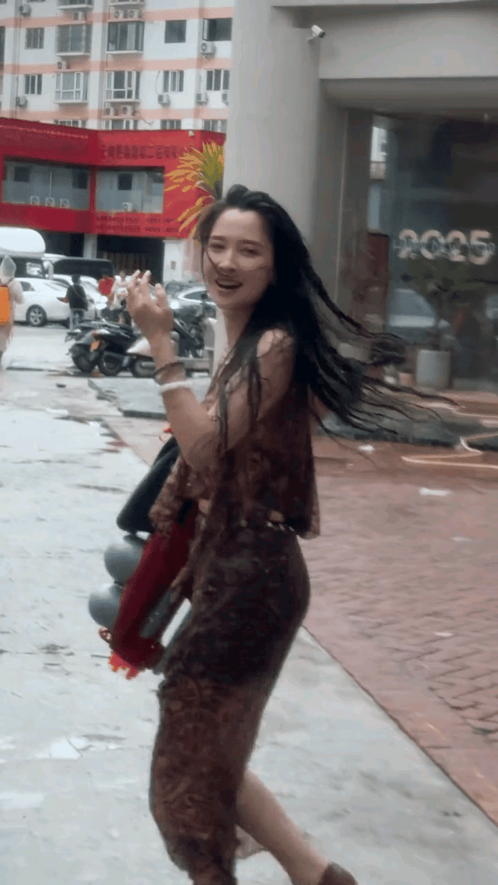 一觉醒来，

汪峰含金量又上升了，

倒不是说他的才华，反而是因为森林北