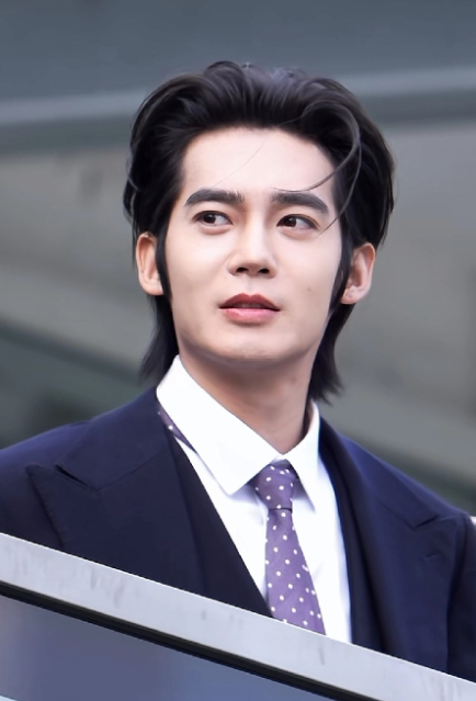 策马奔腾的于适真的太帅了