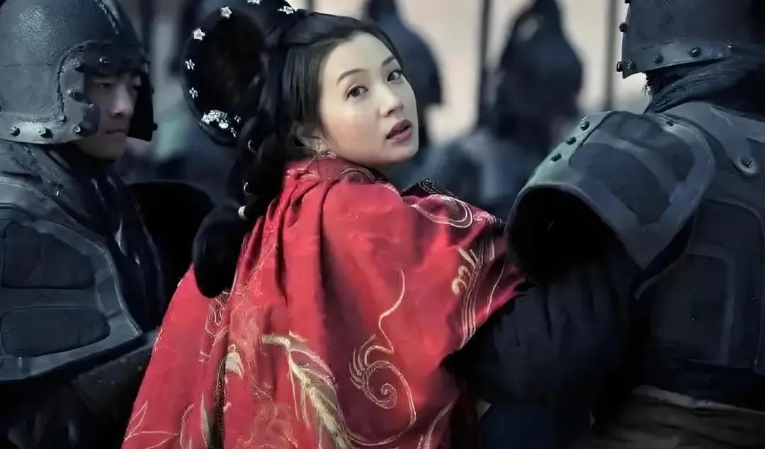 战争还没结束，命运就已悄悄翻页。宇文邕不过12岁，还不懂战场的腥风血雨，却已经在